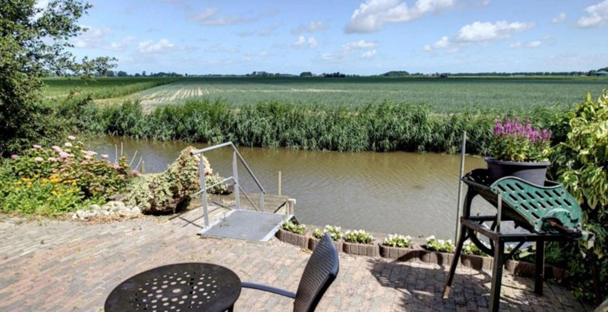 Appartement 2 Met Terras Aan De Tuin Van Op De Roemte Baflo Eksteriør billede