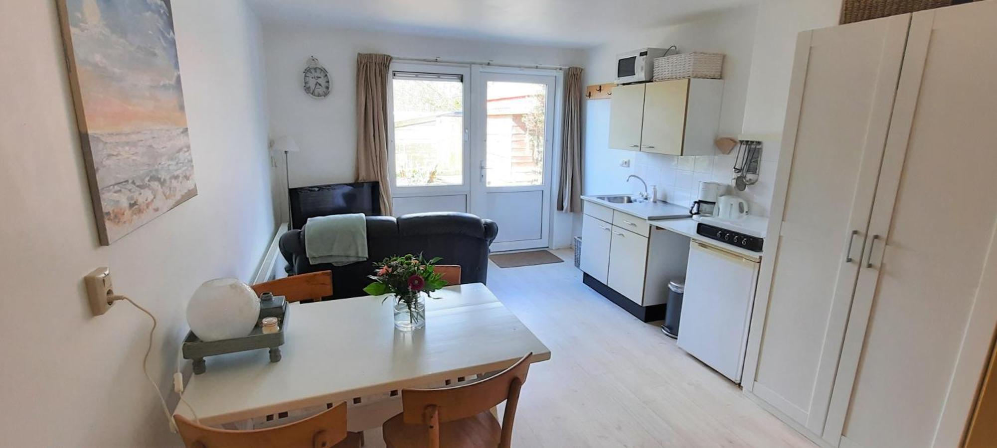 Appartement 2 Met Terras Aan De Tuin Van Op De Roemte Baflo Eksteriør billede